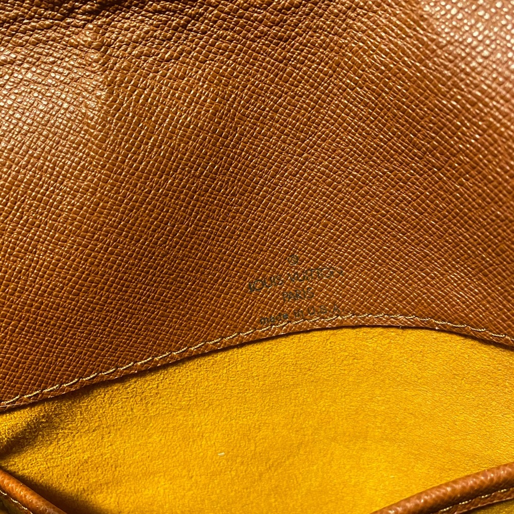 Authentic Louis Vuitton monogram - Picture 2 of 4
